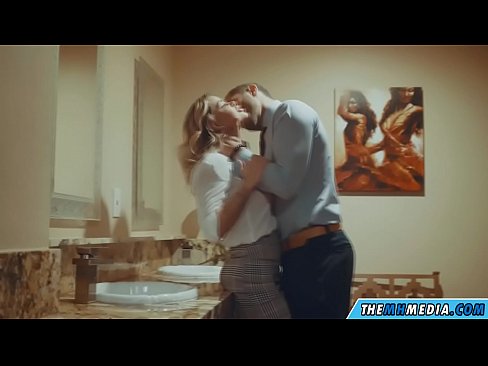 ❤️ Cando unha loura tetona seduce nun baño público ️ Super porno a nós gl.pornfuror.ru